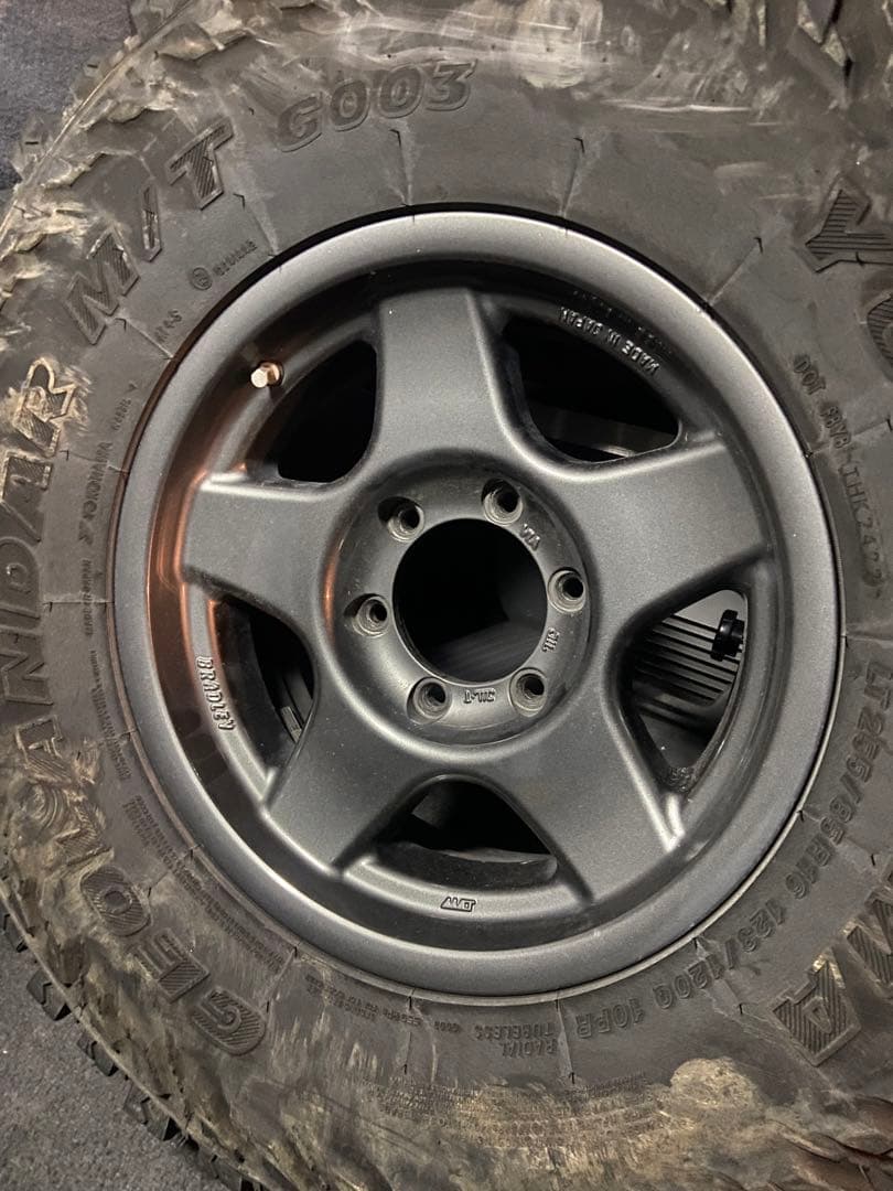 専用出品 ブラV ガンメタ 16インチ 6H 6J