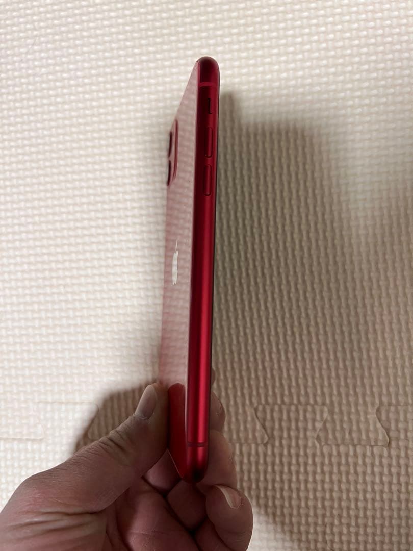 AU iPhone11 64GB レッド 新品充電ケーブル付属品