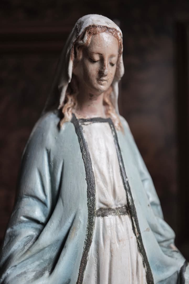 ◎フランスアンティーク　癒しの御顔、美しい聖母マリア像