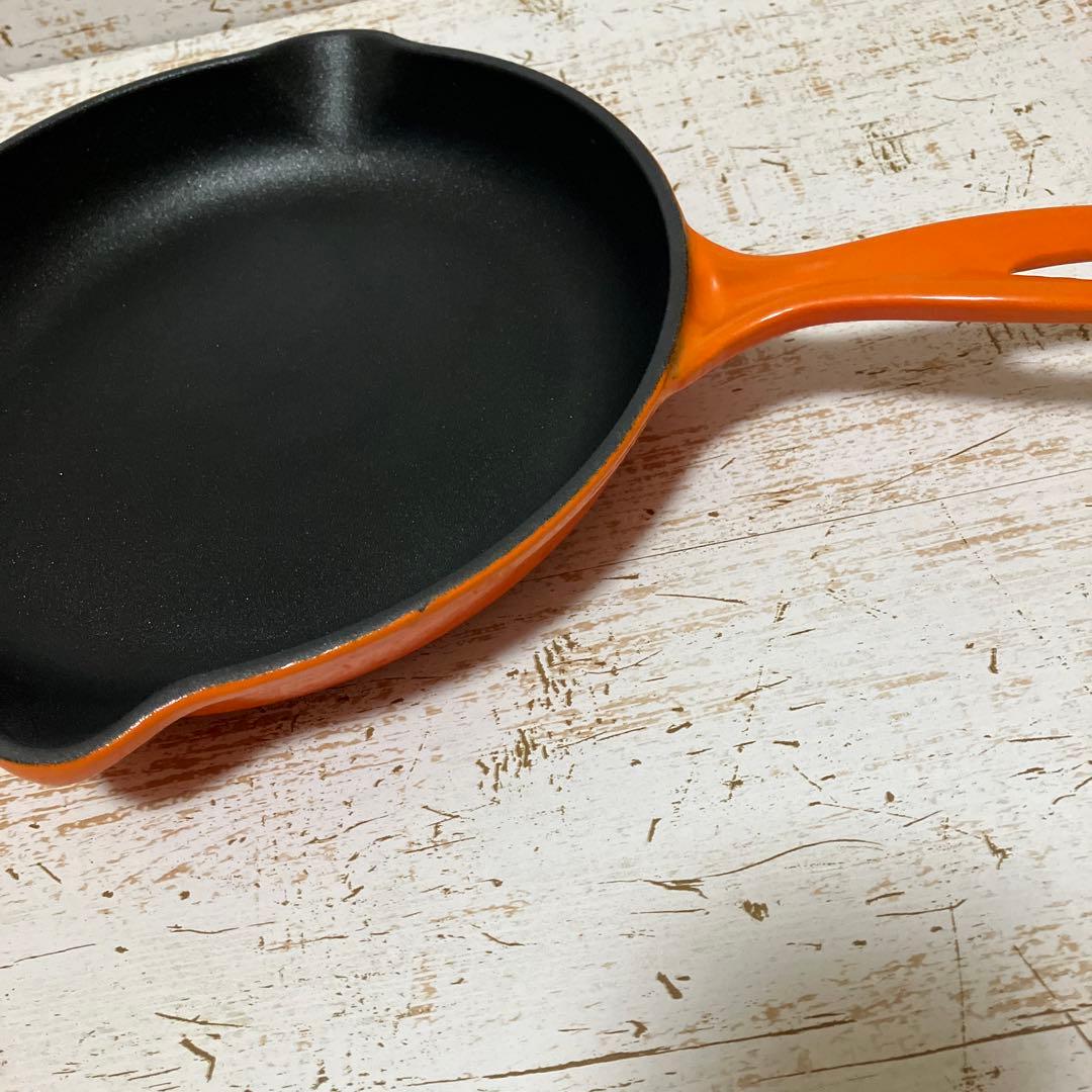 ＊未使用＊　ル・クルーゼ23cm スキレット オレンジ
