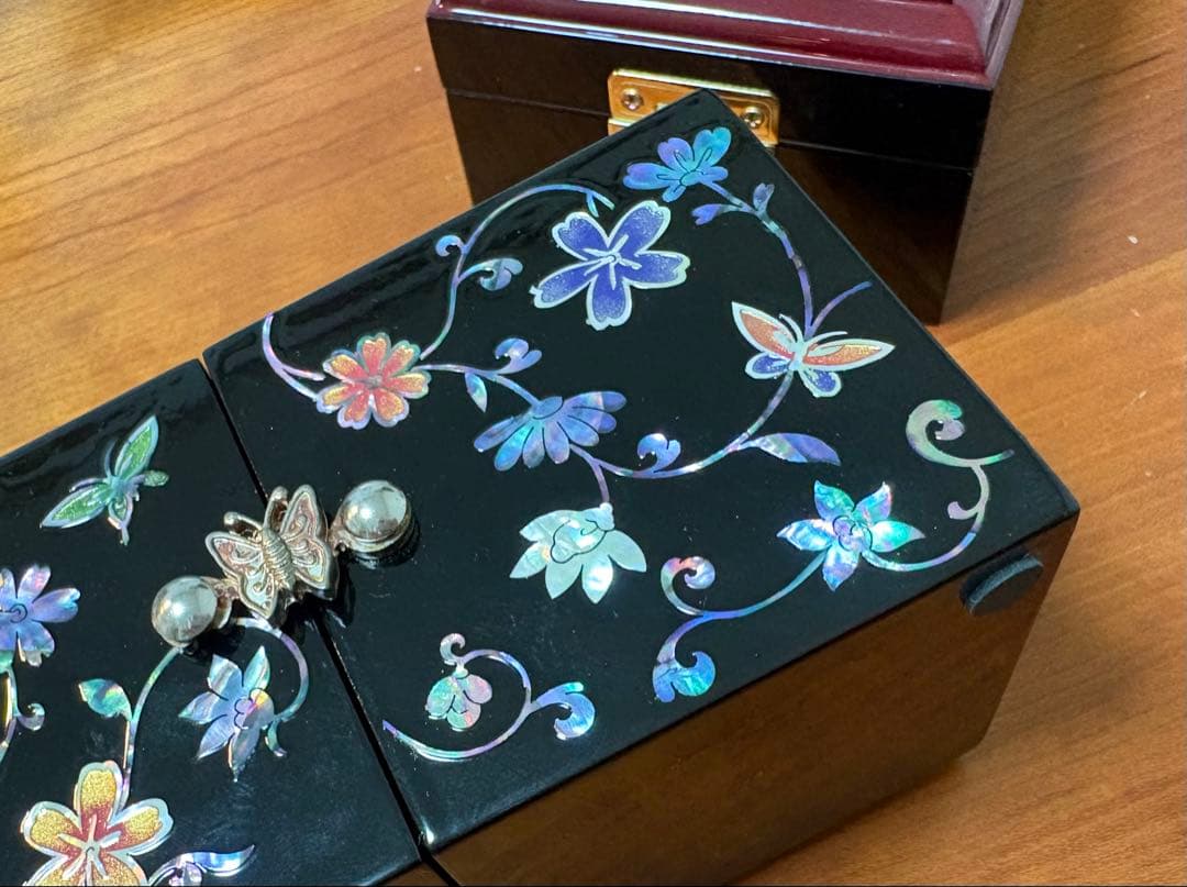 【新品】韓国工芸品　螺鈿細工　小物入れ