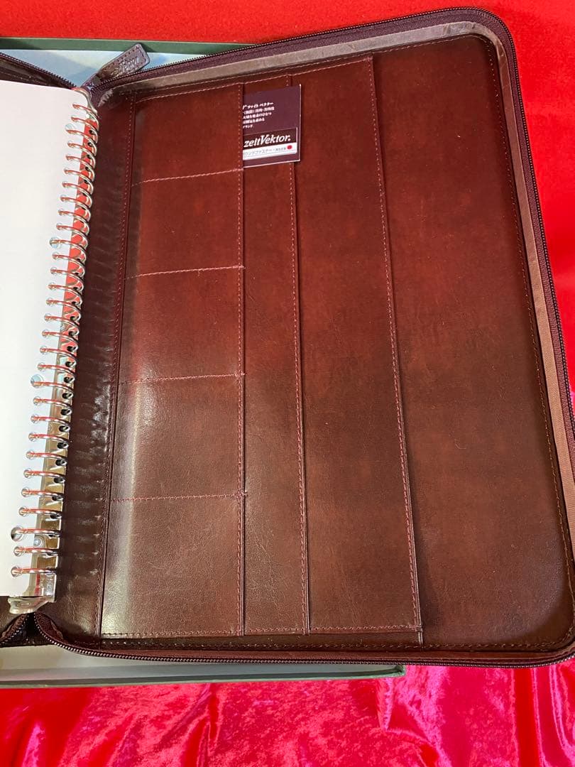 ツアィトベクター立て３６㎝横２６㎝　本物、皮。