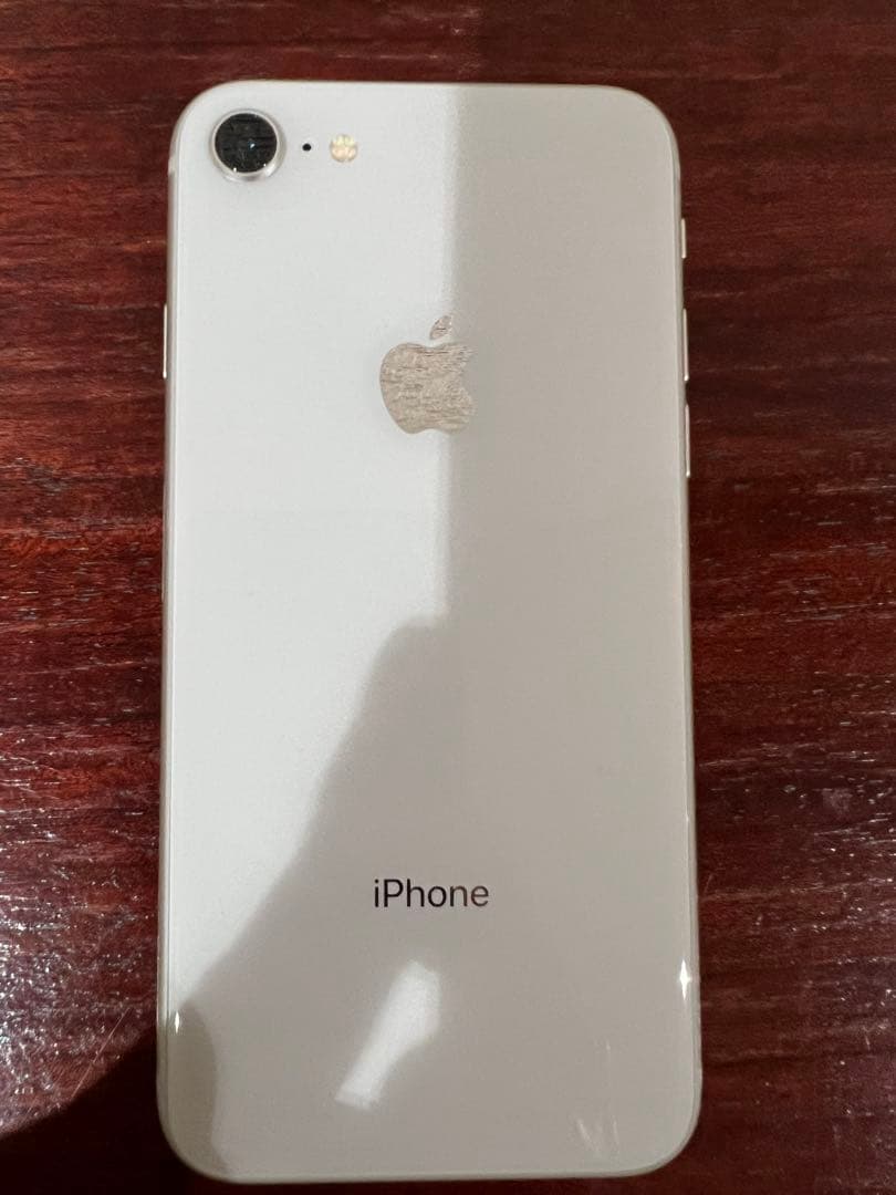 【美品】 Apple iPhone 8 ホワイト　箱あり