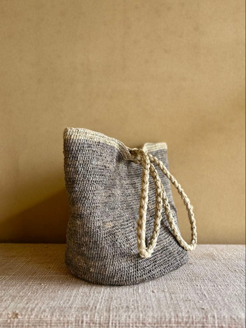 made in mada 【24SS】MOUMOUNEバイカラー ラフィアバッグ