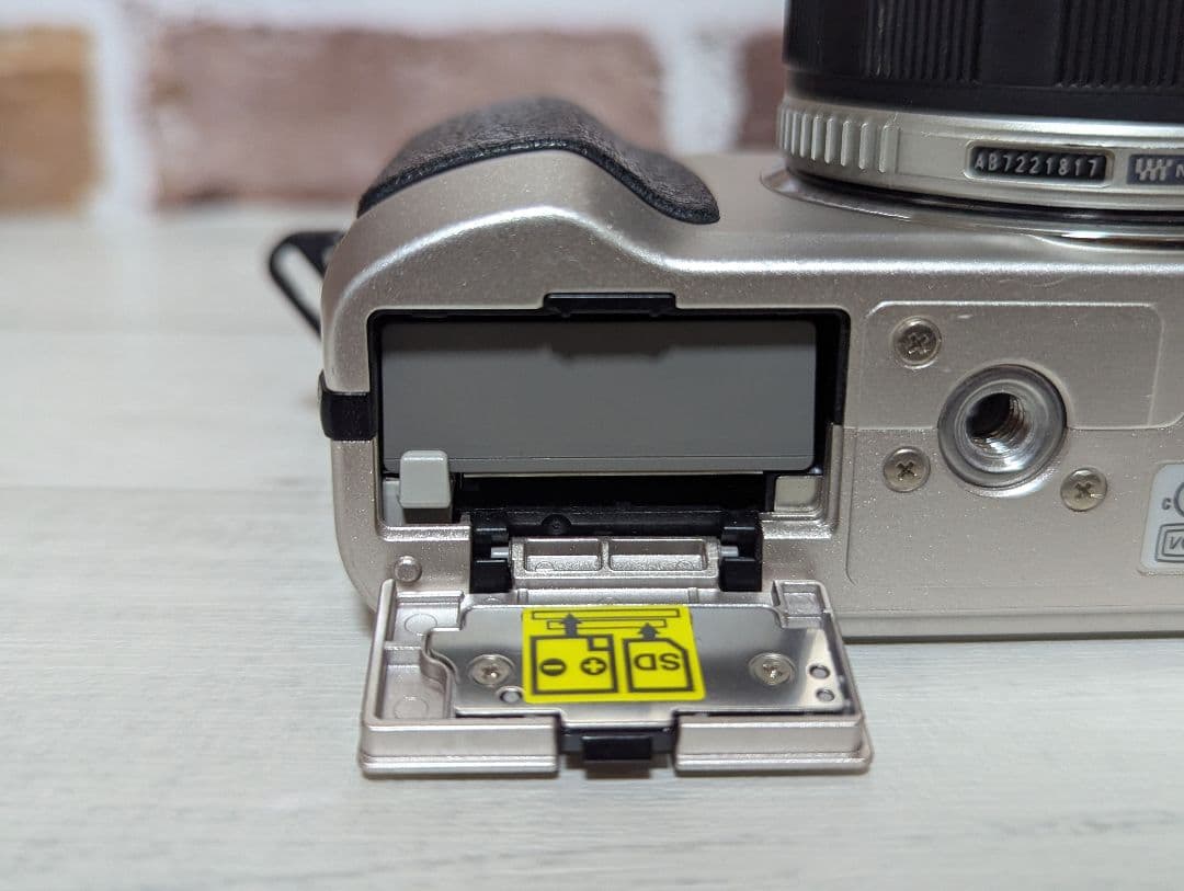 OLYMPUS PEN E-PL2 本体＋レンズ バッテリー付 動作確認済