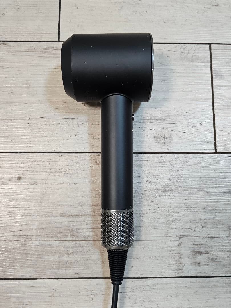 年末限定価格　保証付　ダイソン　メンテナンス済み　dyson hd08　ブラック