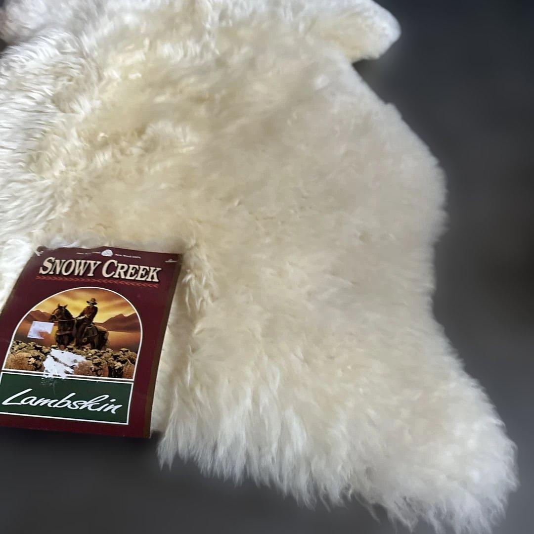 瞬間的お値下げ❣️未使用保管y Creekラムスキン ホワイトマット
