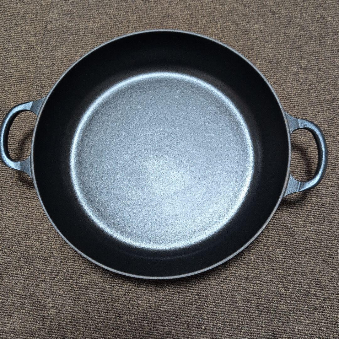LE CREUSET 両手鍋26センチ 蓋付き 人気カラーブラック
