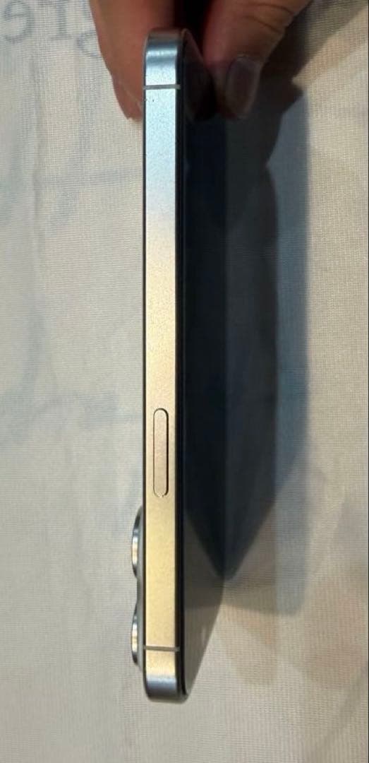 iPhone15 Pro 128GB ホワイト SIMフリー バッテリー88%