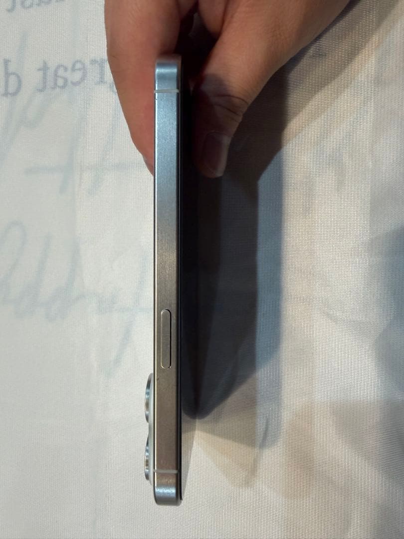 iPhone15 Pro 128GB ホワイト SIMフリー バッテリー88%