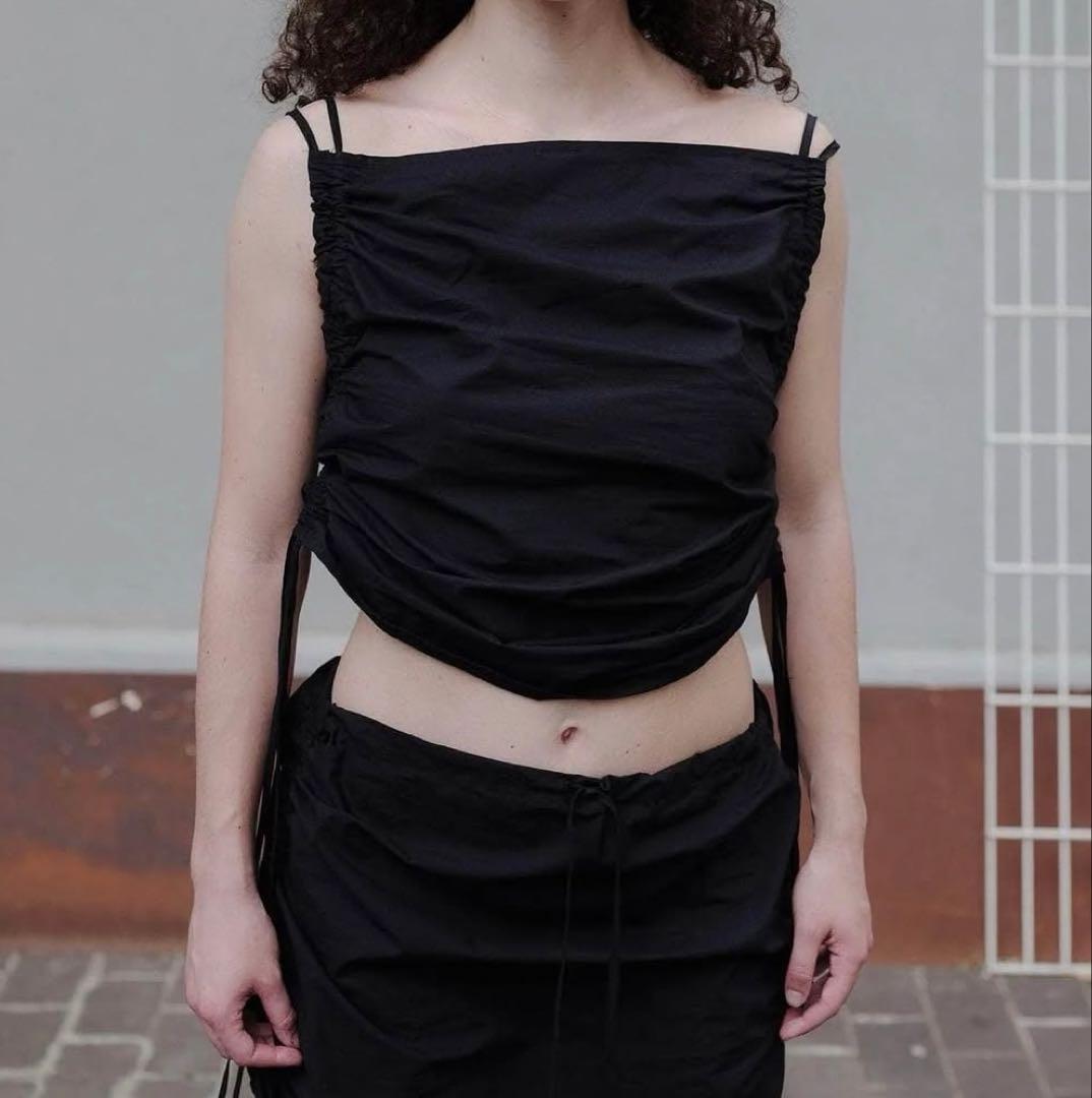 トップス baserange pictorial strap top