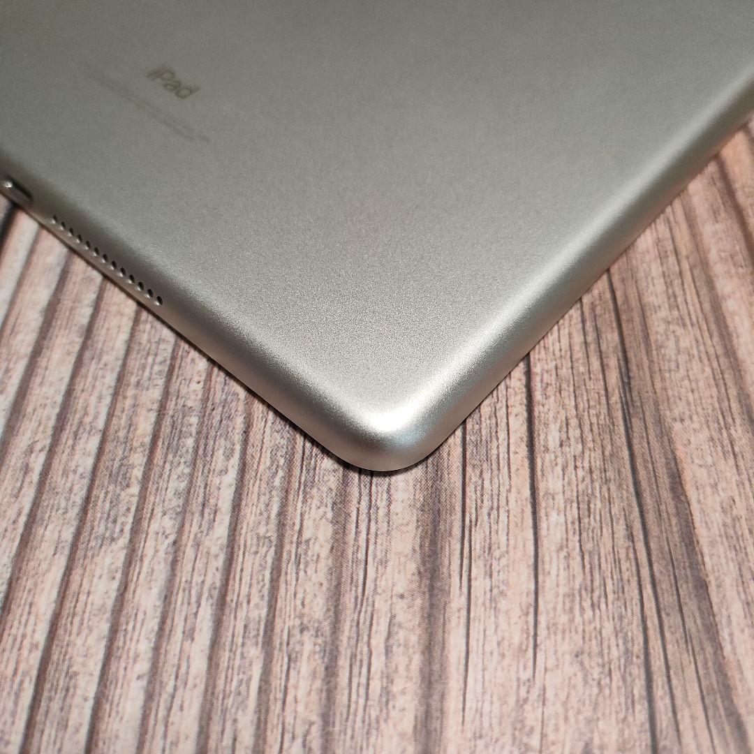 iPad 第6世代 32GB シルバー SIMフリー 超美品