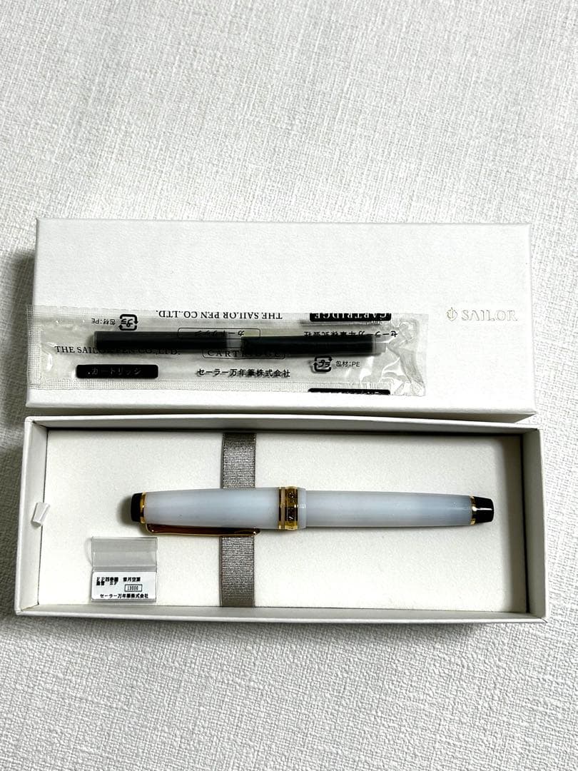 【美品】セーラー 万年筆 四季織 雪月空葉 EF