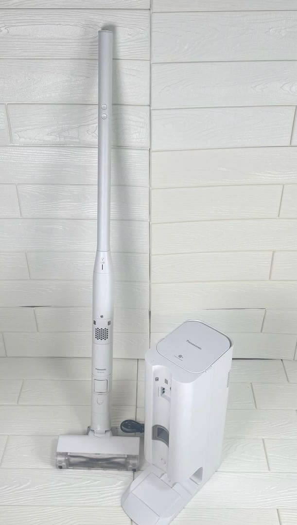 Panasonic 充電式掃除機 MC-NS10K 2023年製 紙パック付き