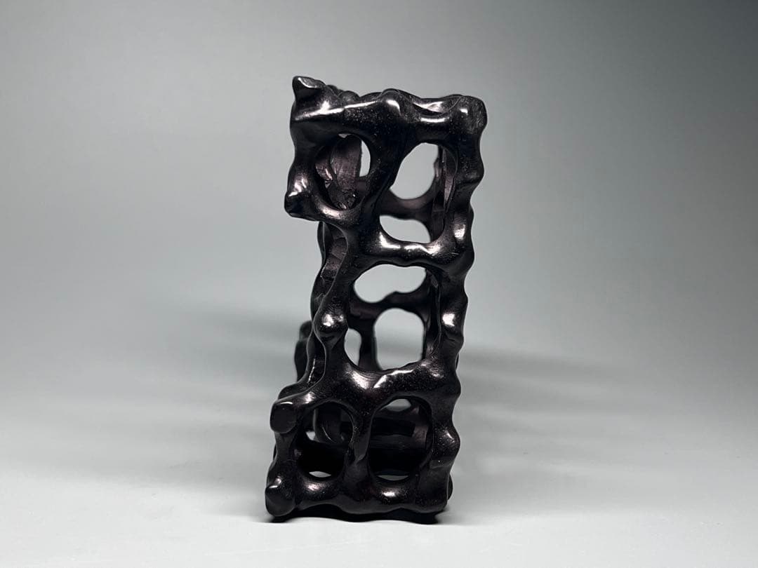 唐木　花台　透かし彫り　花瓶台　飾り物　置物台　盆栽台　華道具　細工彫　四角形