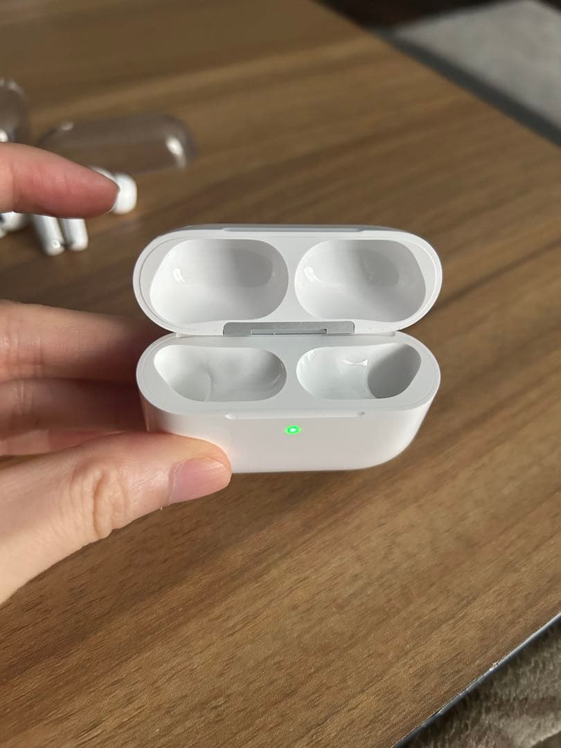 【美品】Apple AirPods Pro3 第3世代　日本製ケース付き