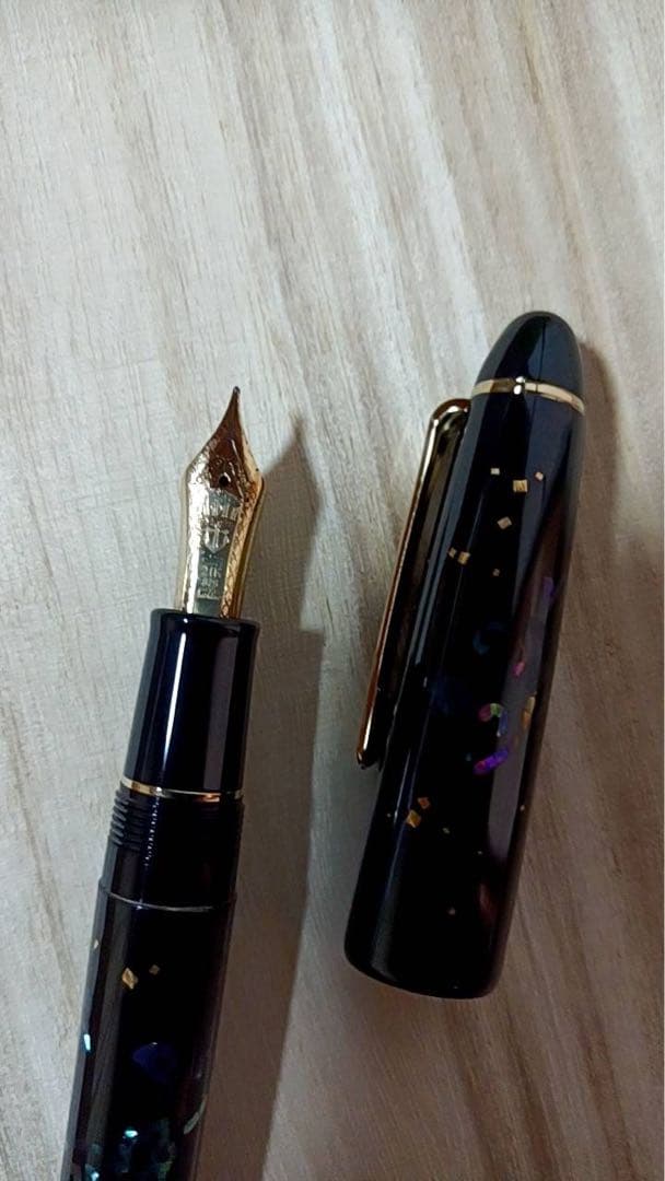 【絶品】中尊寺　万年筆　与楽　螺鈿　中尊寺限定 寶相華文 螺鈿