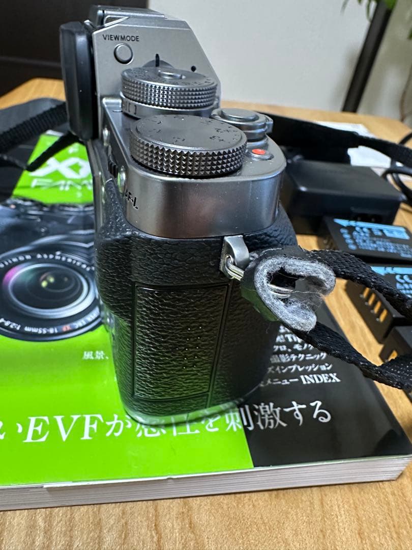 【最終値下】FUJIFILM X-T1 グラファイトシルバー ファンブック 付き