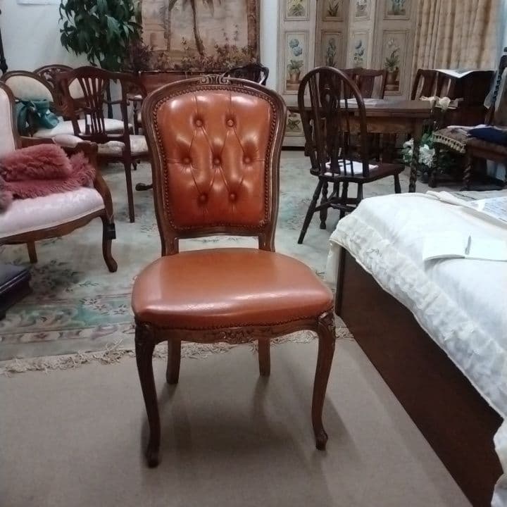 2脚セット　イタリア製　クラシック　ネコ脚　ロココ調チェア　本革張り　着座不可
