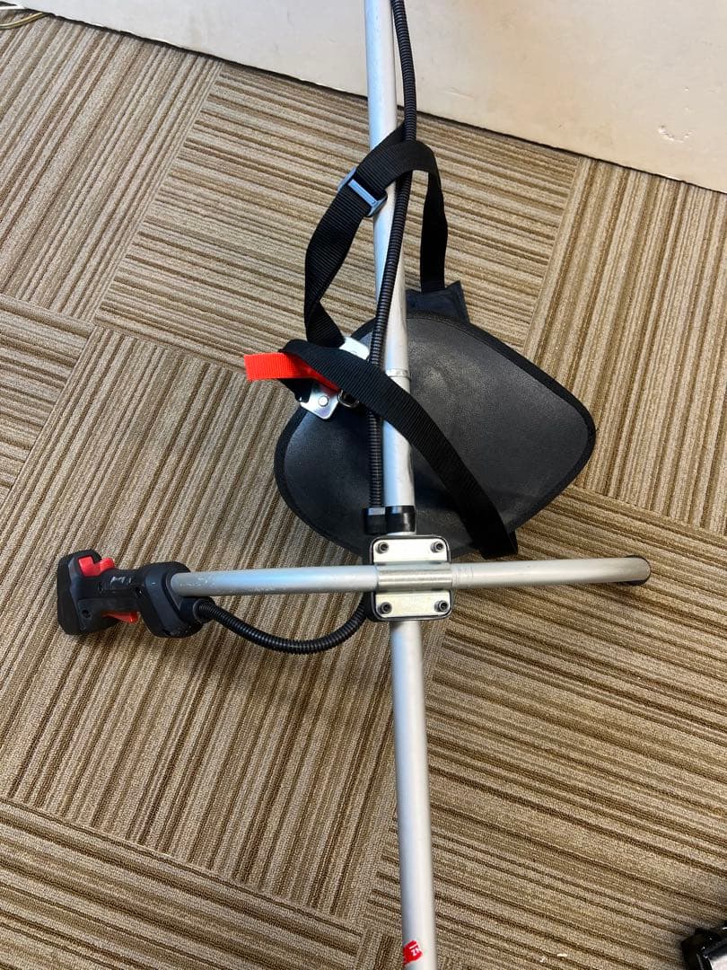 【バッテリー3個付】マキタ充電式草刈機 MUR190SDF +5枚替刃おまけ付き