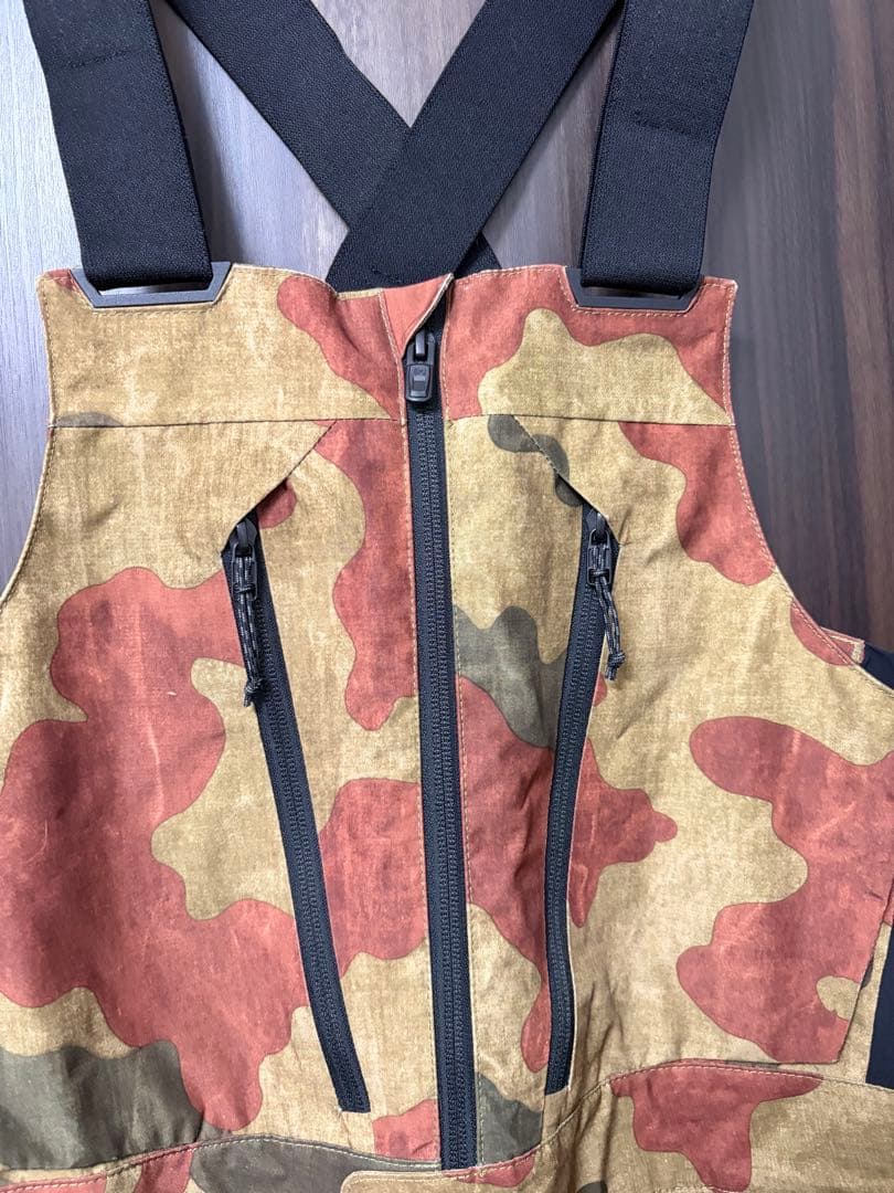 Burton ak カモフラージュ ビブパンツ GORE-TEX 日本 Mサイズ