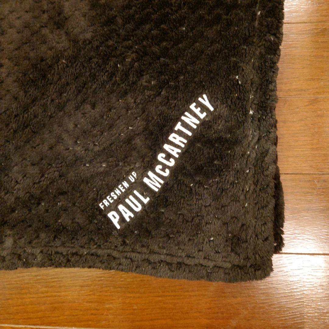 ポール・マッカートニーのサイン(刺繍)入りブランケット