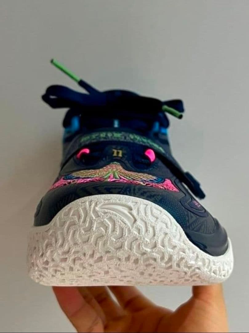 Kyrie1 バスシューズ US9.5／27cm(NBA選手着用モデル)