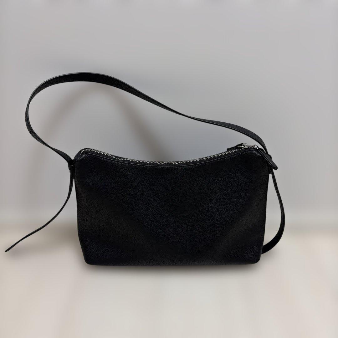 【soins】　牛革ミニマルショルダーバッグ