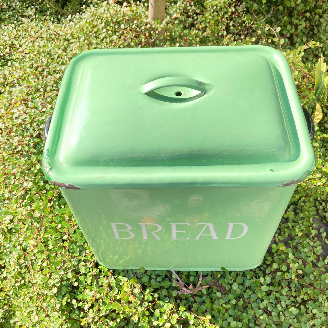 希少✧イギリスアンティーク　かわいいミントグリーンBREADホウロウ缶˚✧₊⁎✧