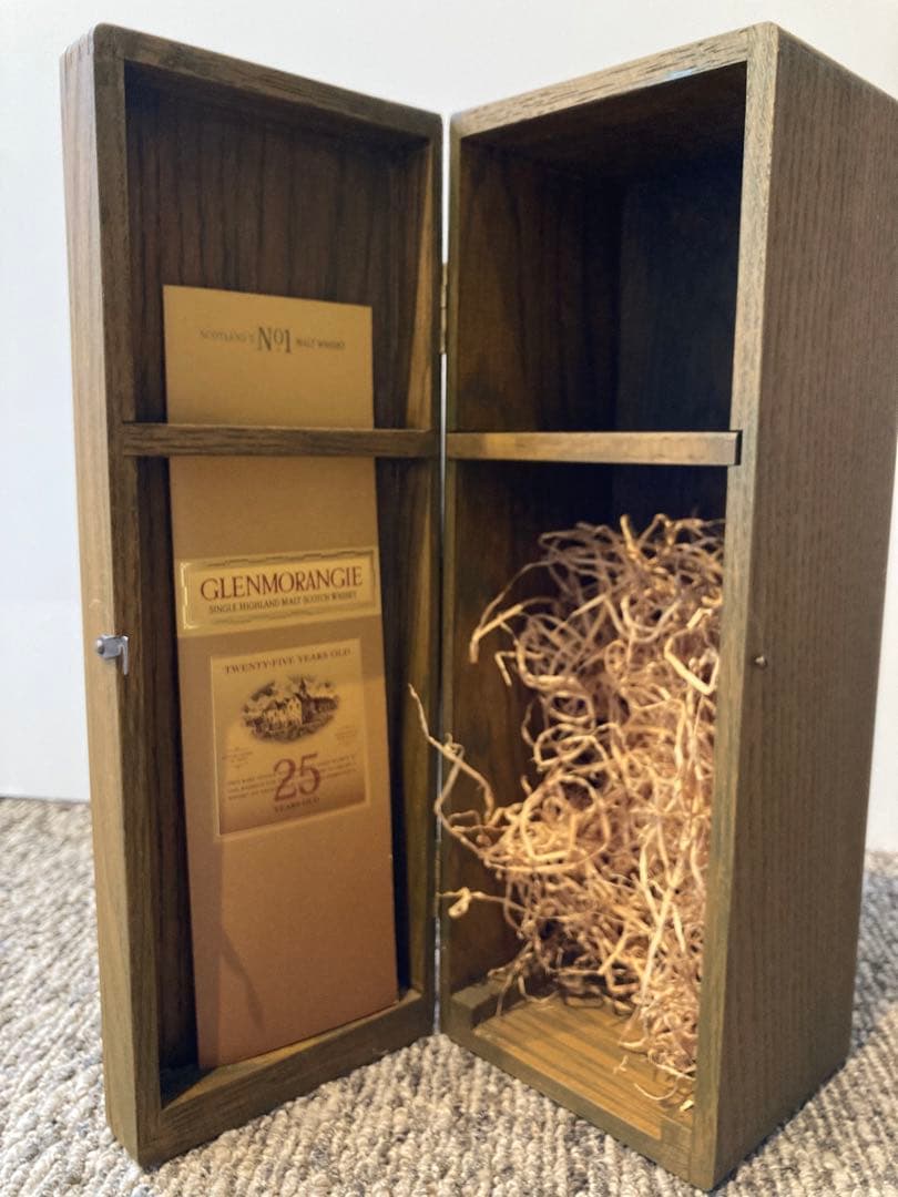 GLENMORANGIE 25年 木製ケース（瓶はありません）