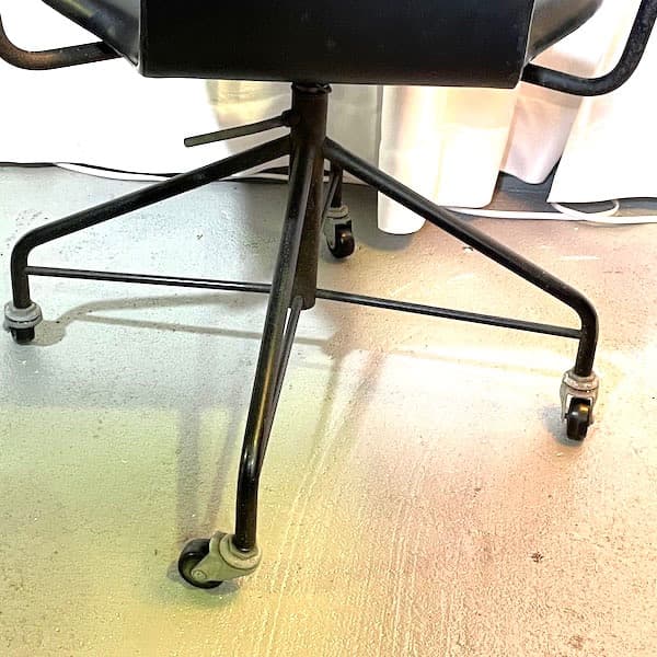 天童木工　カブトアームチェア　剣持勇　ミッドセンチュリーデザイナーズ家具　B