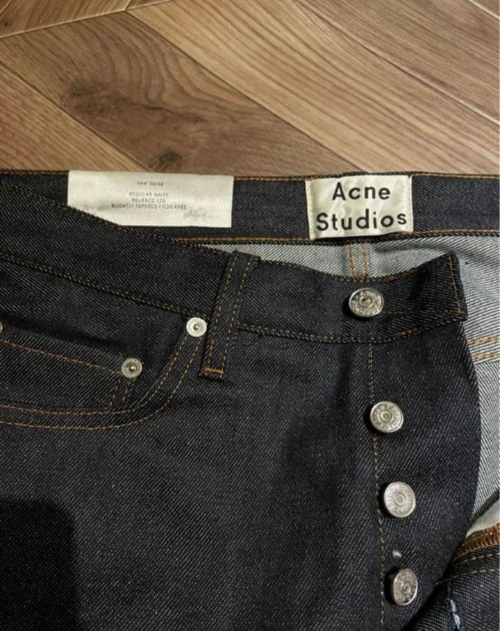 Acne Studios ダークブルー ストレートデニム