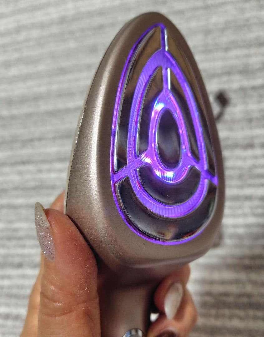 ［箱無し使用済み］MEラボンエクラ IKKOプロデュース 美顔器