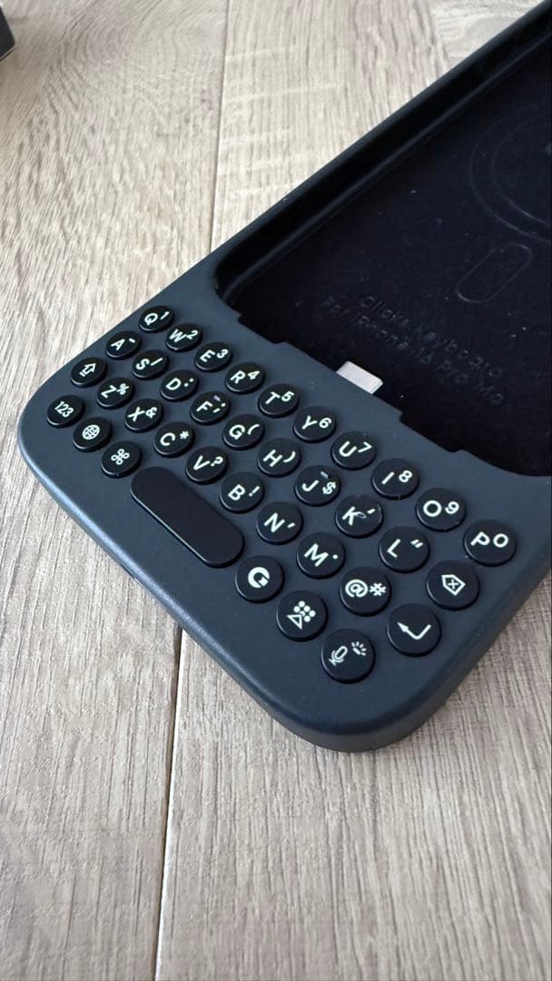 Clicks Keyboard iPhone16ProMax用ケース ブラック