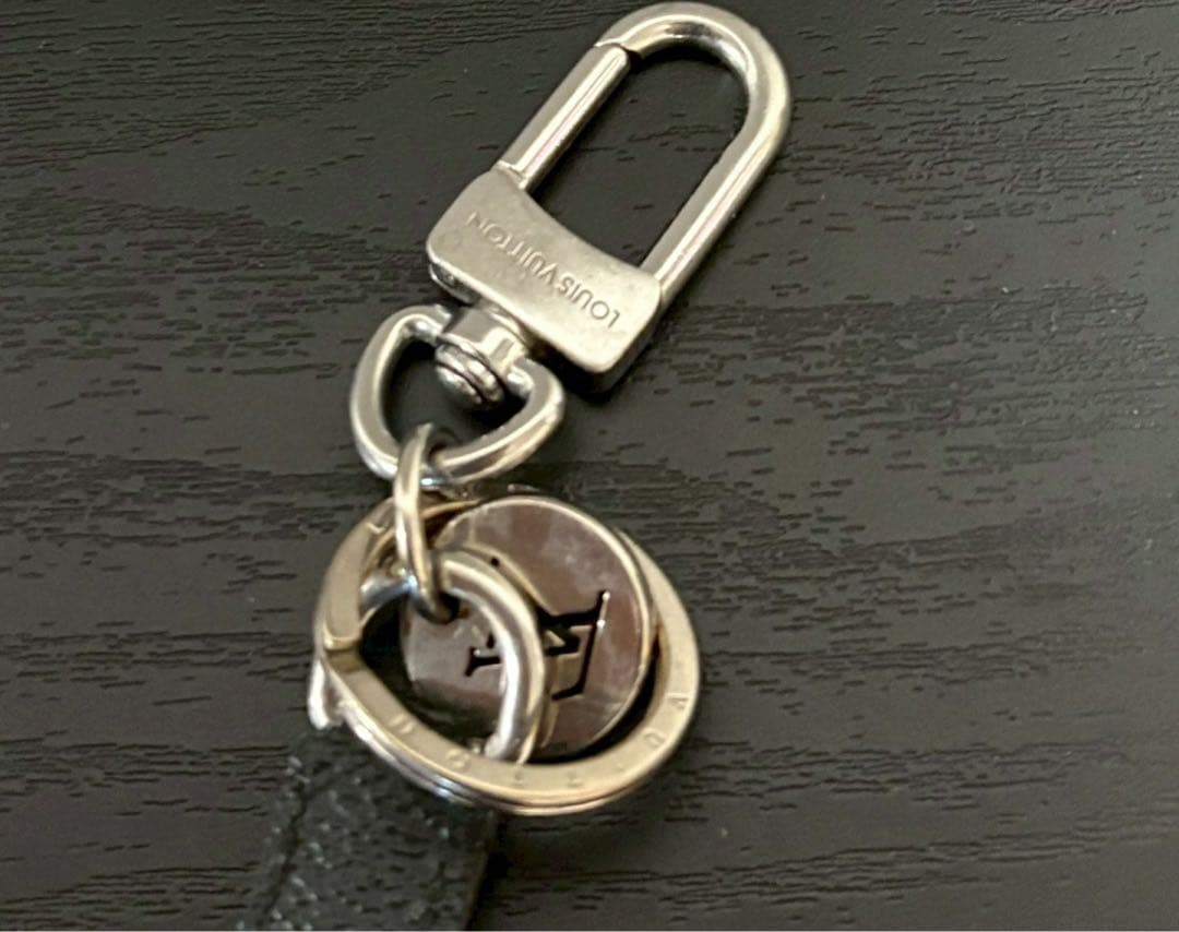 Louis Vuitton ルイヴィトン　モノグラム　エクリプス　　　キーリング