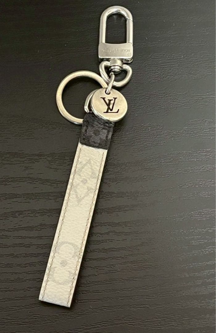 Louis Vuitton ルイヴィトン　モノグラム　エクリプス　　　キーリング