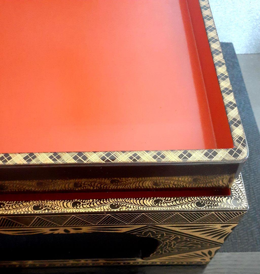 【時代物】桐御紋桐箱入り　金蒔絵　花文様　四方高付膳　口縁市松文様盆　2点揃い