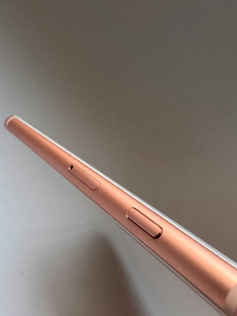 【超美品】とら⭐︎iPhone 8 ゴールド 64GB バッテリー残100%