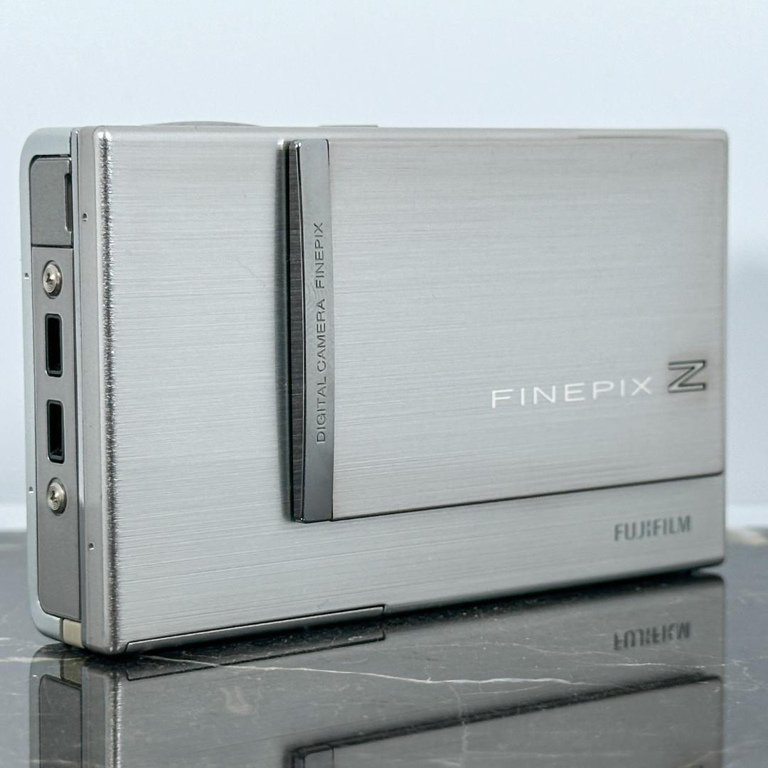 FUJIFILM 富士フイルム FinePix Z200fd　シルバー