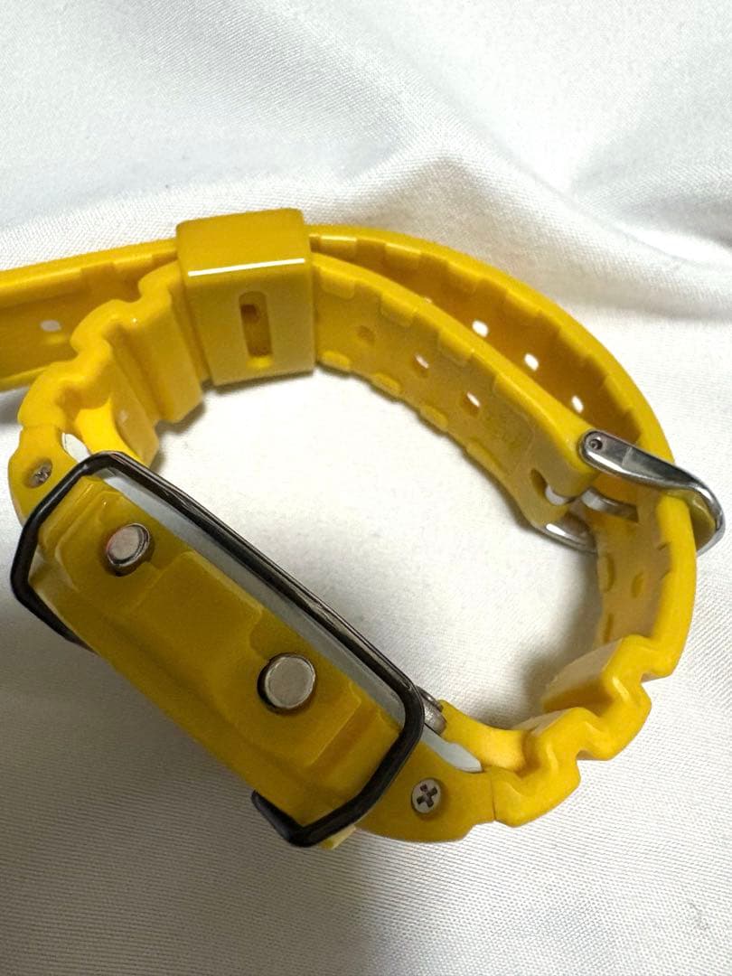 G-SHOCK DW-5600Pイエロー 腕時計　バンパー付き