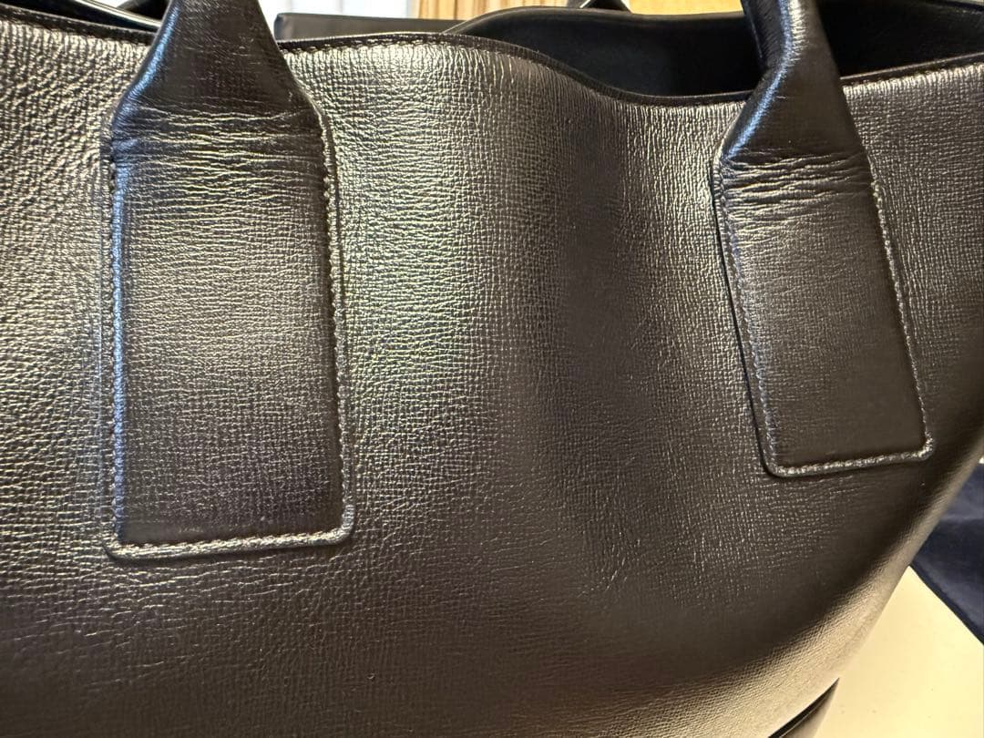 ボッテガヴェネタ　ビジネスバッグ　カーフスキンレザー