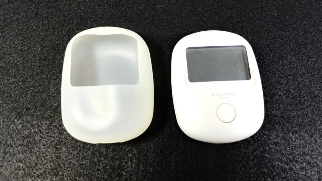 デジタル表示の放射線測定器 AIR COUNTER（エアーカウンター）
