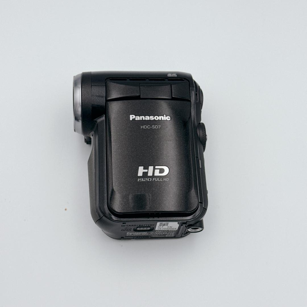 【美品】パナソニック デジタルハイビジョンビデオカメラ HDC-SD7