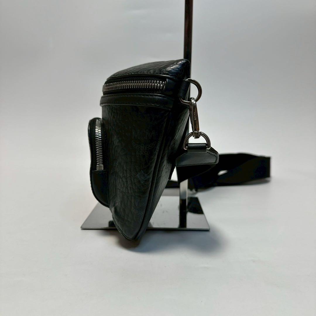 p17【極美品】MCM ヴィセトス柄　ブラック　レザー　ウエストバッグショルダー
