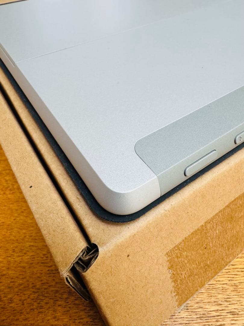 Surface Go 4 XGT-00017 [プラチナ]