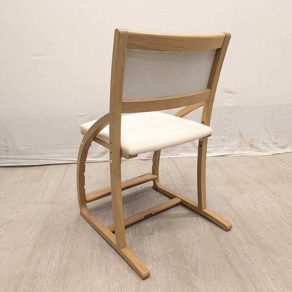 カリモク　クレシェ　デスクチェア　学習椅子　イス　椅子　チェア　キッズチェア