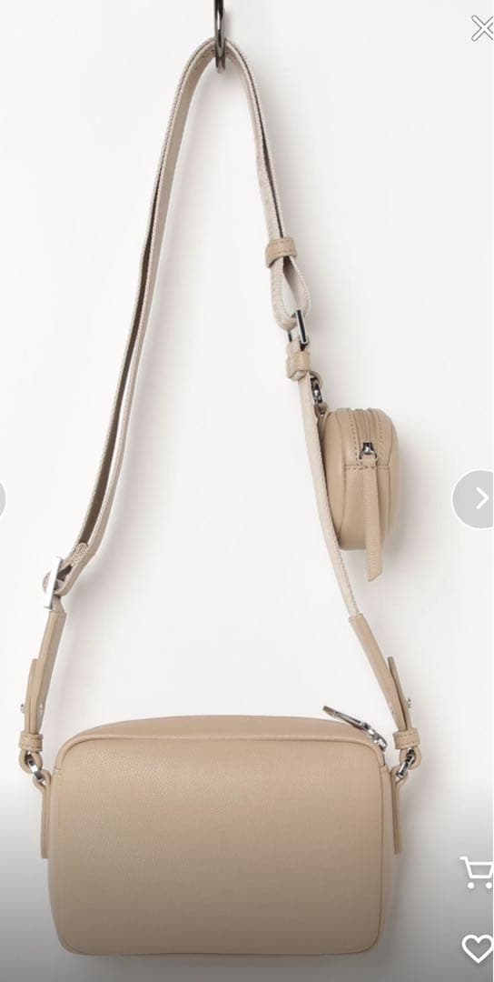 真美子さん愛用！BOSS ベージュ クロスボディバッグ 小物ポーチ付き