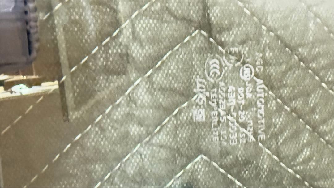 ジ*モ様 ハイエース　純正　サイド　ガラス