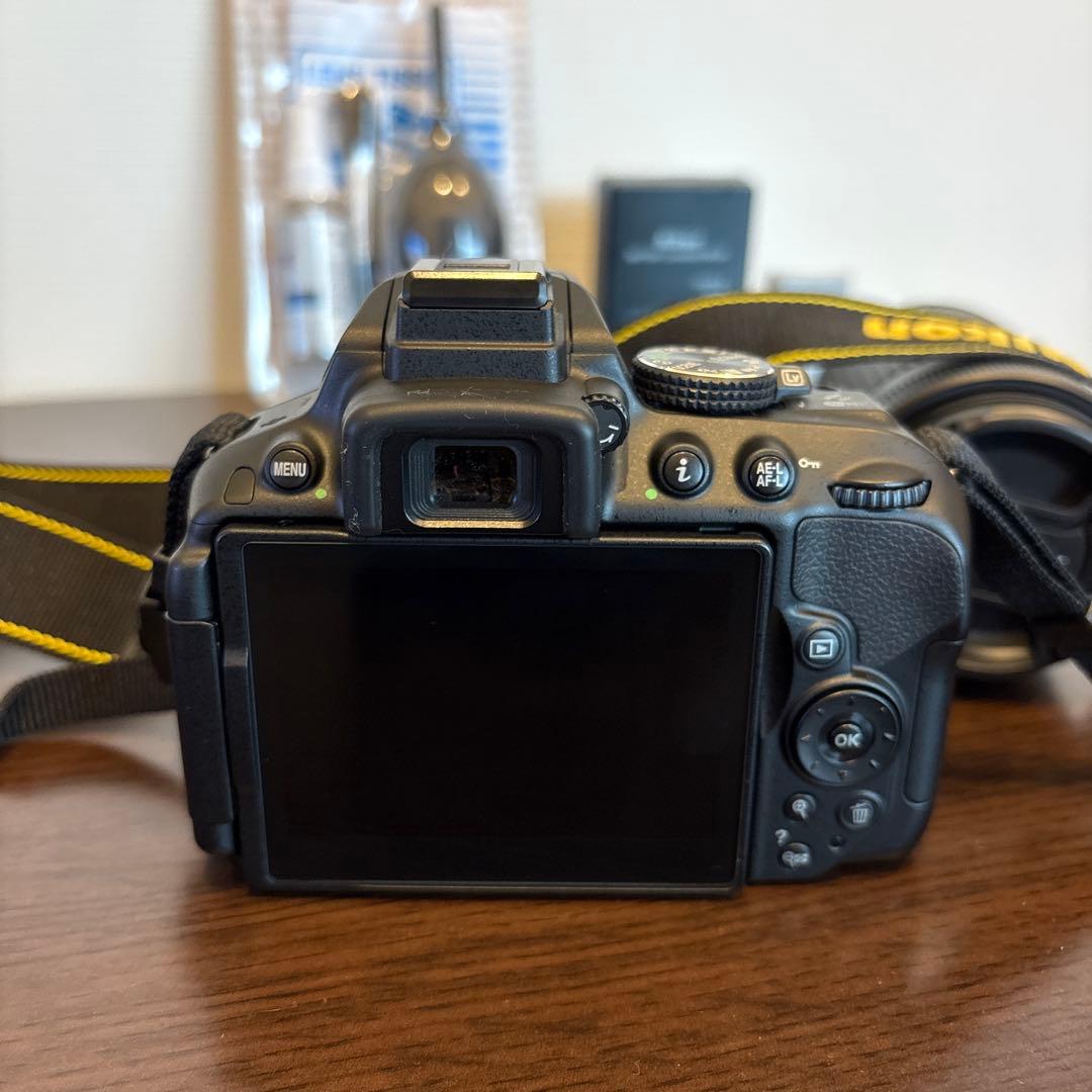 Nikon D5300 ショット数95枚！デジタル一眼レフカメラ レンズ2本付き