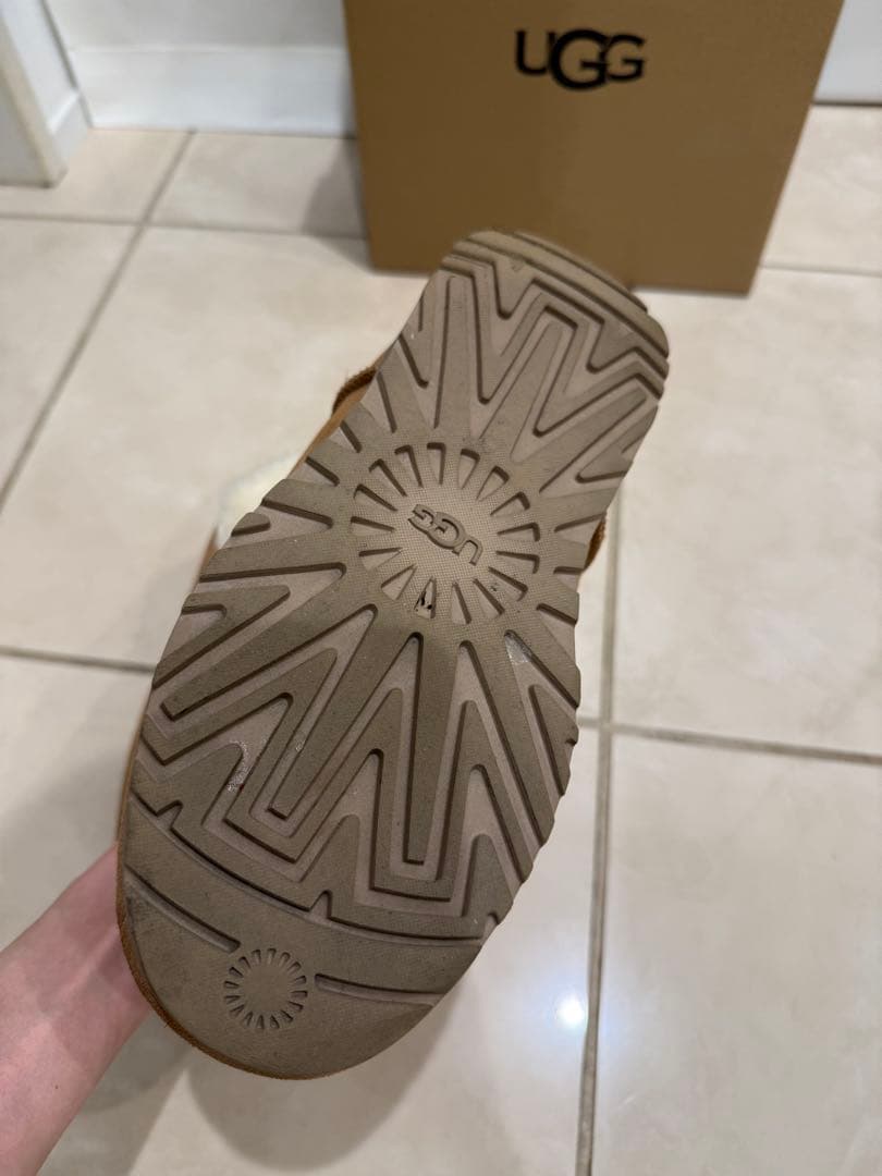 UGG スリッポン　ショートブーツ　24cm 美品！